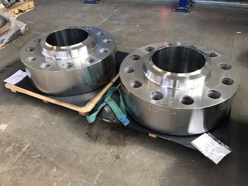 Branch fitting flanged outlets